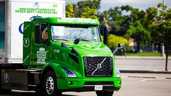 Volvo Trucks Delivers The First Of Five Vnr Electrics To Manhattan Beer Distributors 4209